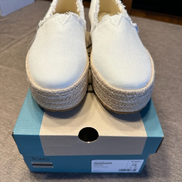 Toms Valencia Platform Espadrille White Canvas Women’s Shoes Brand New - Picture 2 of 5